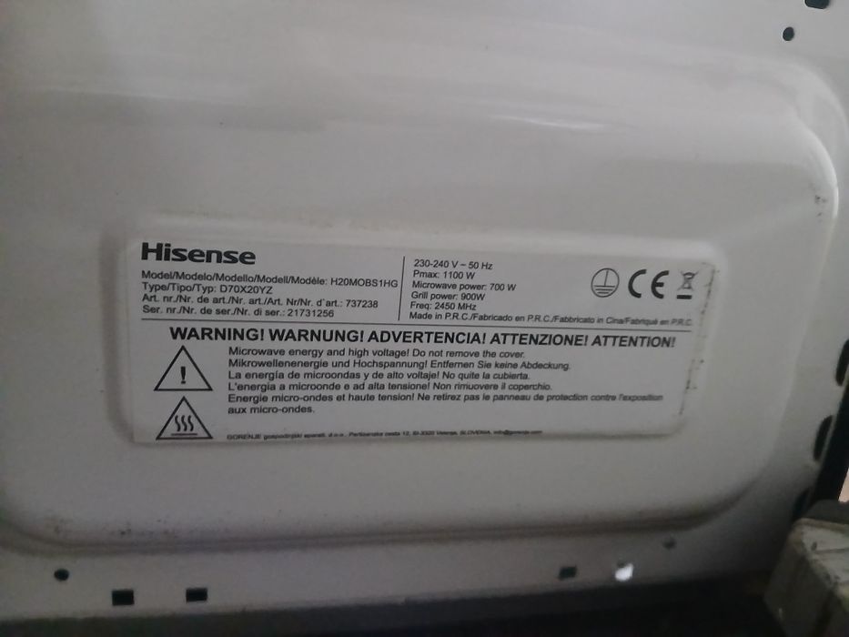 microondas no estado que se encontra-se nas fotografias