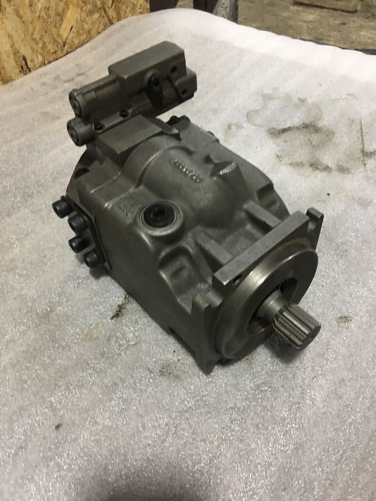 Гідронасос Danfoss на техніку John Deere RE243114