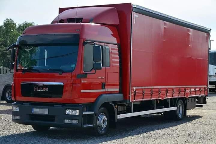 Transport towarów, transport maszyn rolniczych i budowlanych.