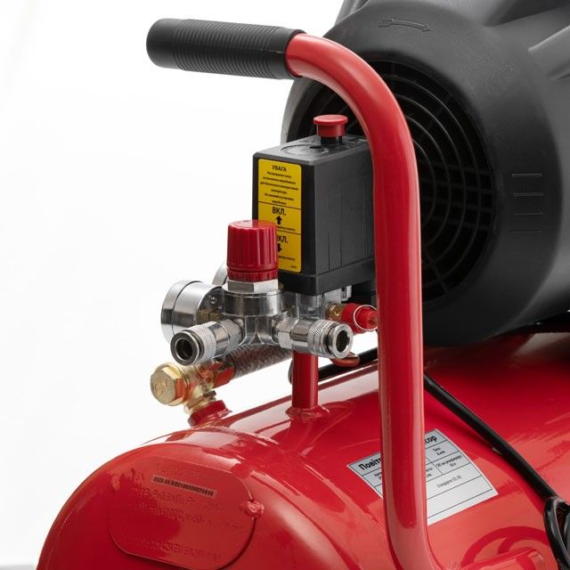 Компрессор 50 л, 3 кВт, 10 атм, 420 л/мин, 2 цил. INTERTOOL PT-0007.