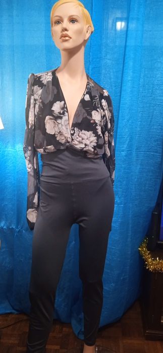 Roupas e acessórios de moda.