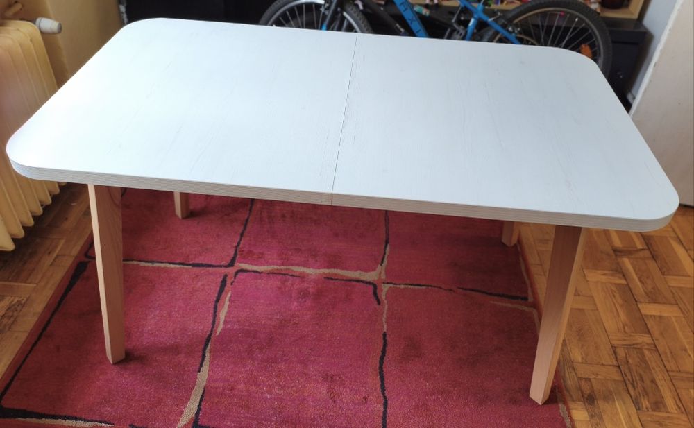 Stół skandynawski, rozkładany