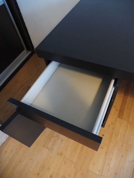 Biurko Malm Ikea, czarne, 140x65cm - jak nowe!