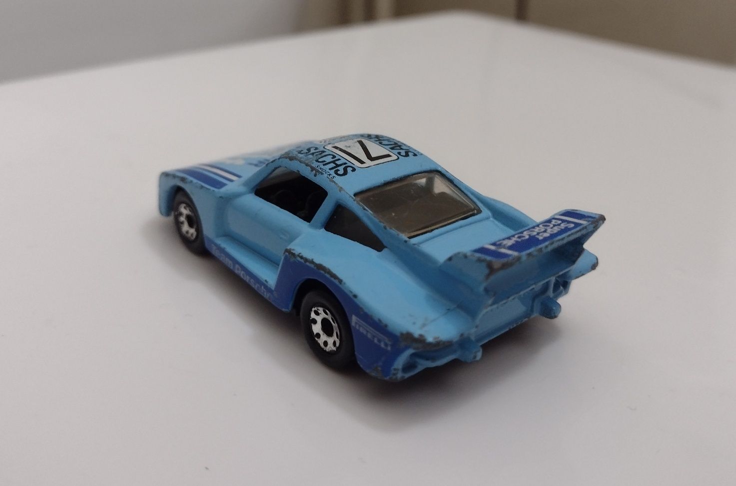 Matchbox - Porsche 935 Racing stary resorak