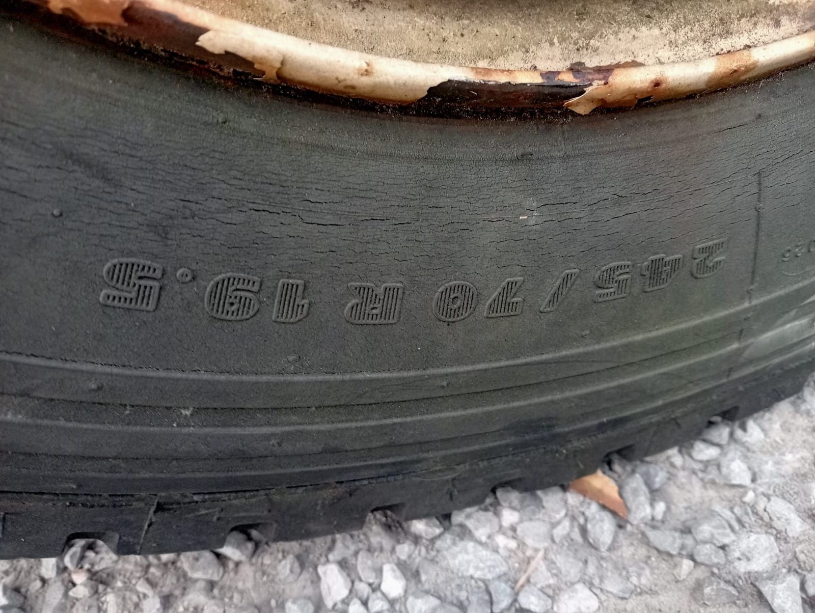 Opony Michelin 245/70 R19.5 XDE 2+