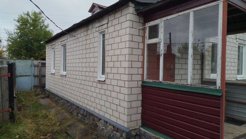 Продам теплий будинок в смт Золочів, Харківська область