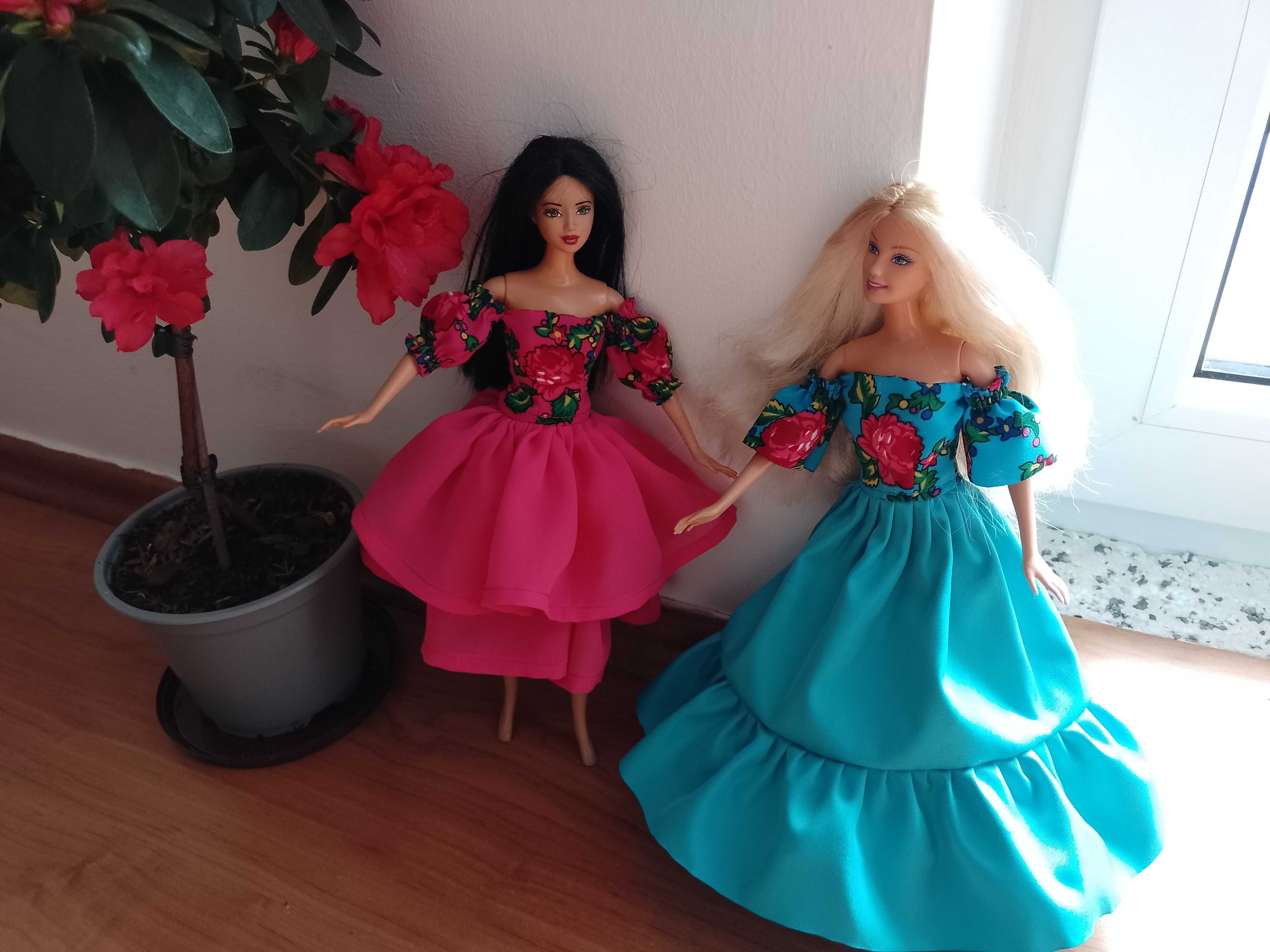 Ubranka dla lalek Barbie dwie sukienki w kwiaty