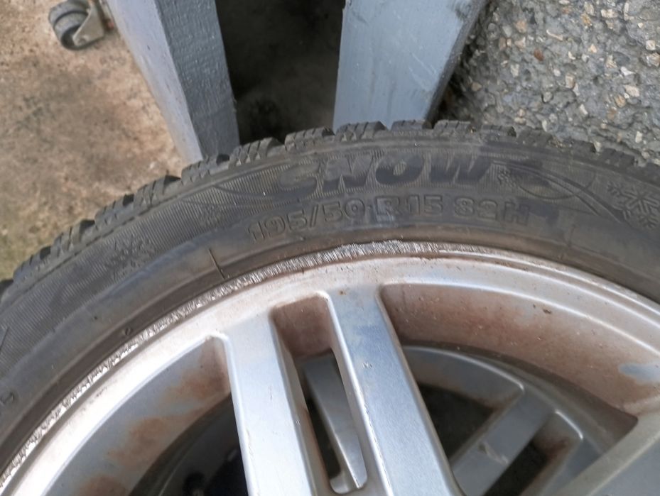 Продам диски шини  15..