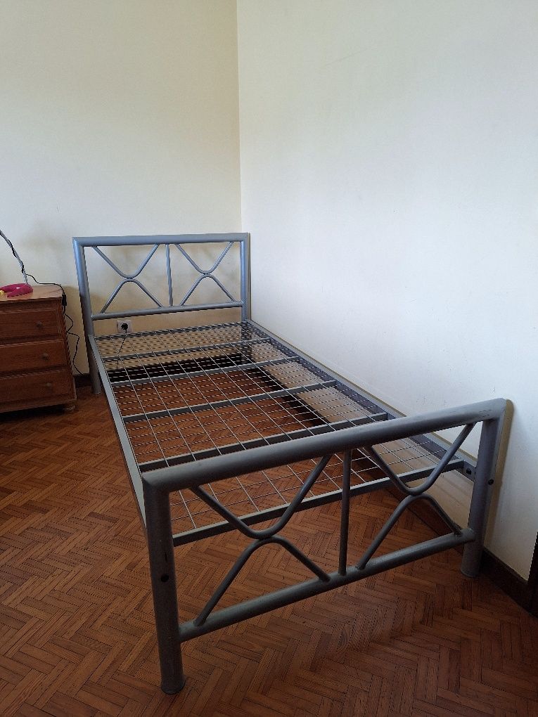 Cama de solteiro