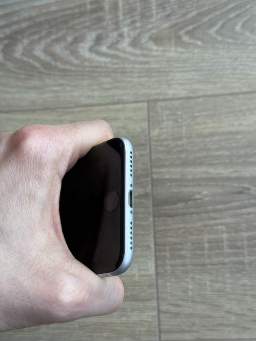 АКБ 93% Гарний Apple iPhone SE 2 64 2020 White Neverlock