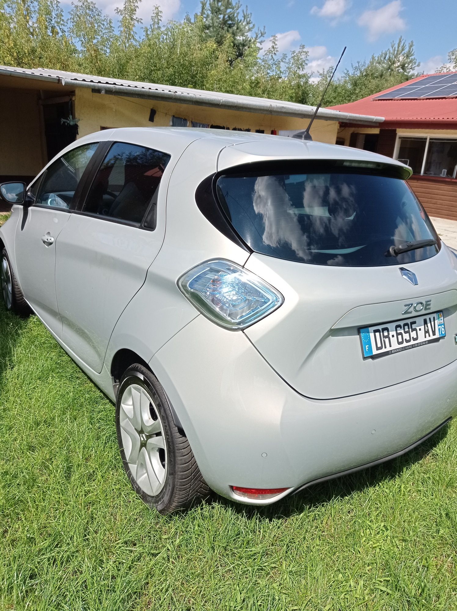 Renault ZOE uszkodzony niski przebieg super stan