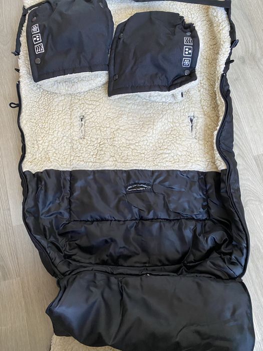 Зимовий конверт на натуральній овчині і рукавички фірми For kids