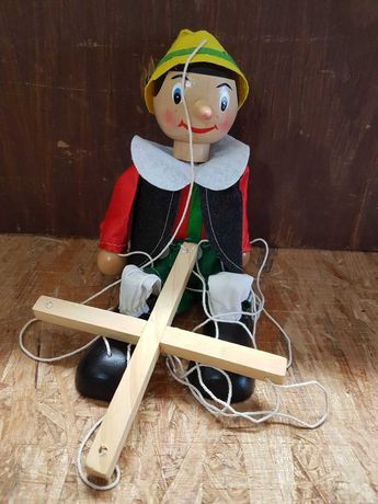 Kukiełka , marionetka drewniana na sznurku duża - Nowa