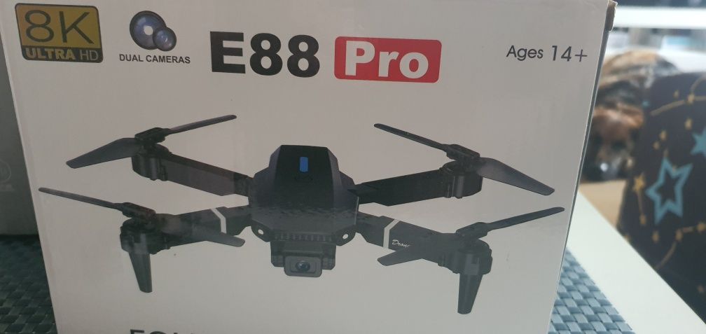 Nowy dron w walizce 4K zestaw