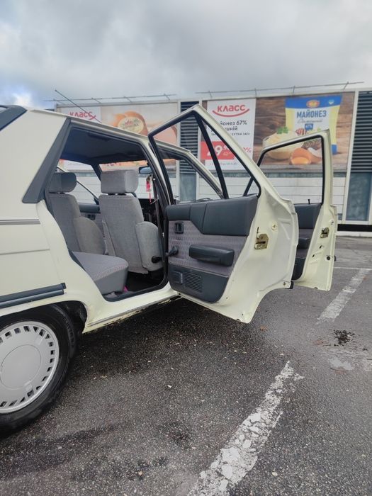 Продаж авто Рено 11