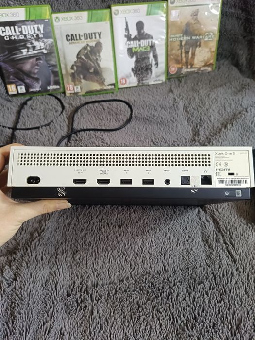Xbox One S 500GB plus gry Call of Duty