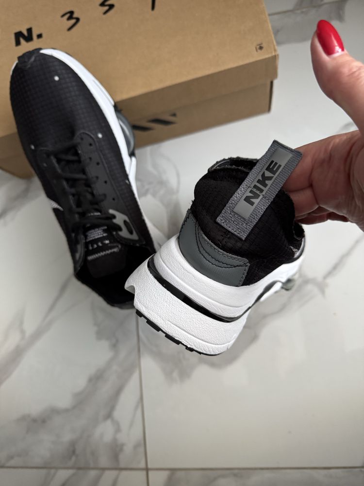 Продам кросівки Nike Air Zoom-Type Se 42