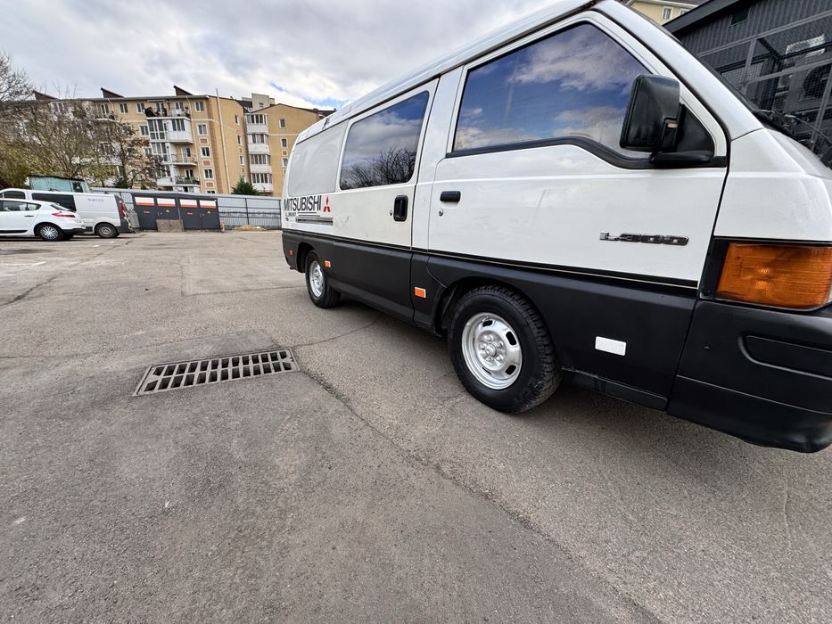 Продам Митсубиси L300 пасажирский бус 8+1