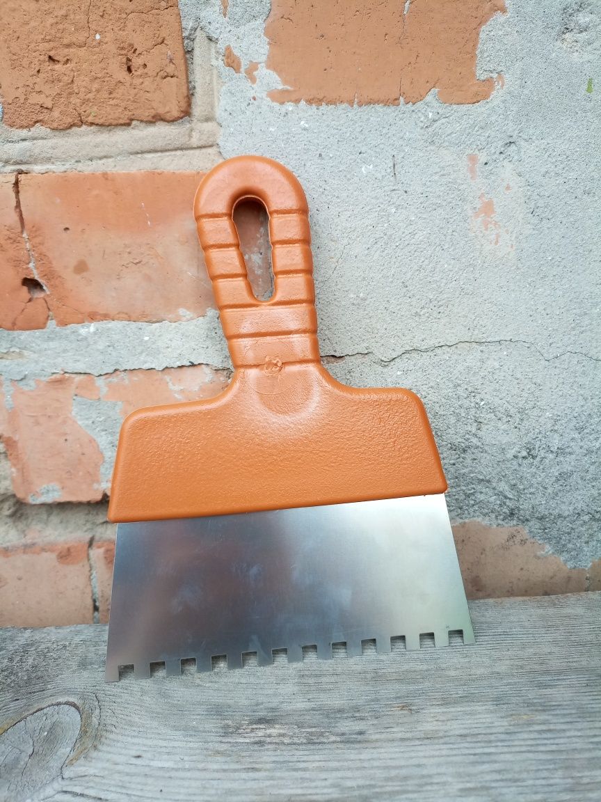 Продам зубчатый шпатель для укладки плитки
