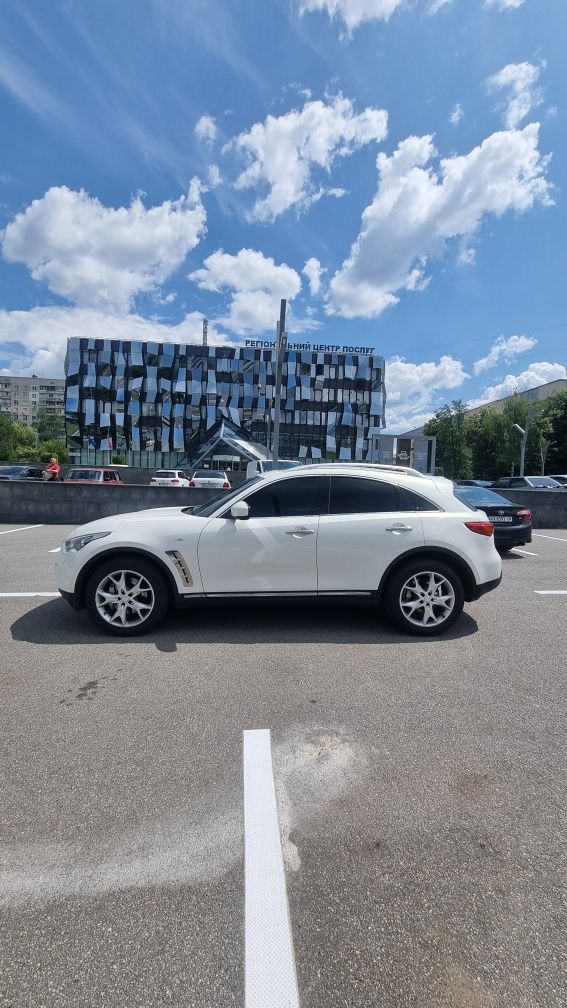 Infinity FX37S официальный.  НЕ Америка!!!