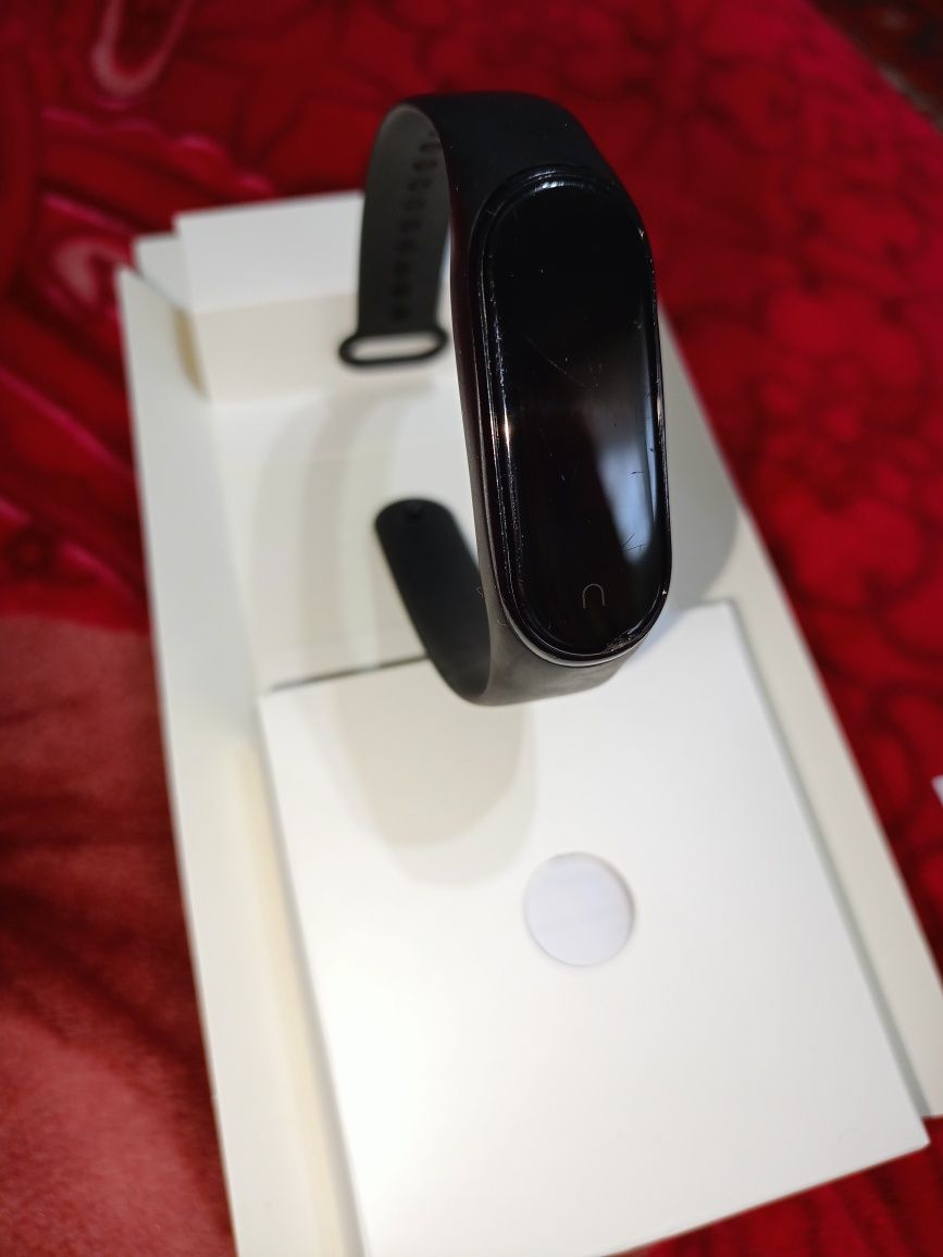 Фитнес браслет Xiaomi Mi Band 4c NFC (Bleck)