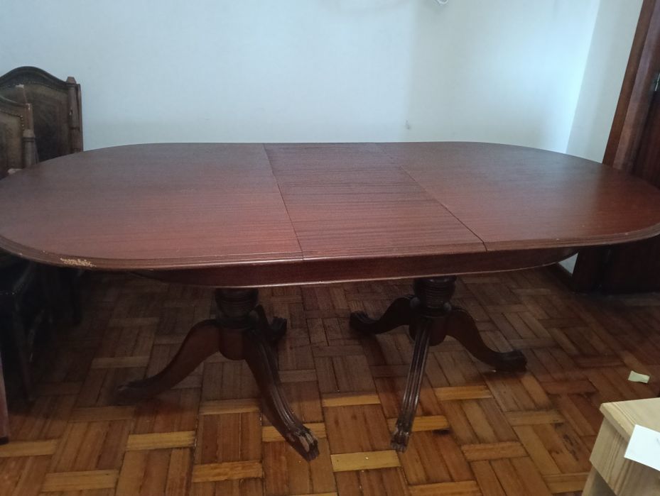 Mesa de madeira grande