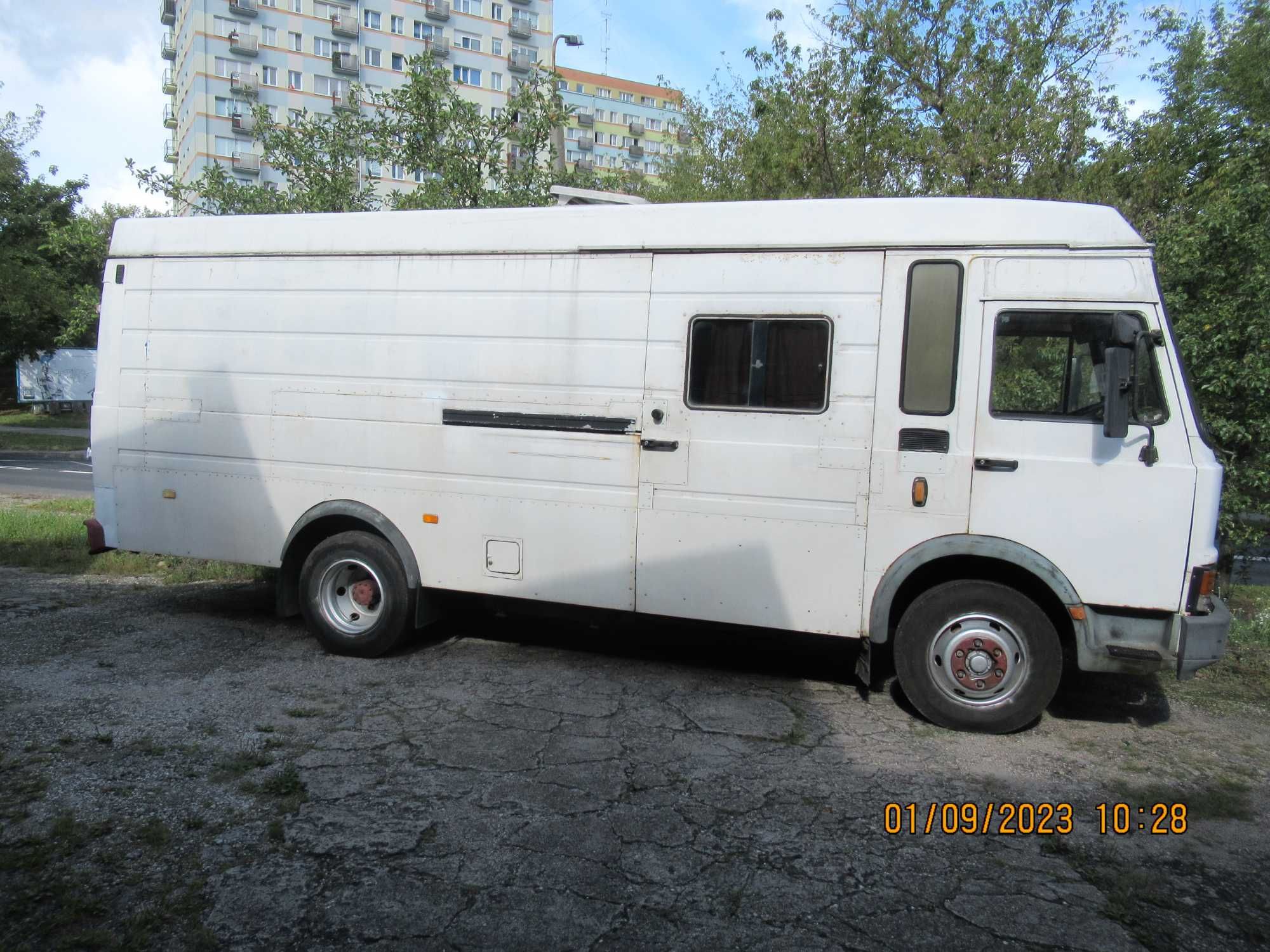 Iveco 6510 samochód ciężarowy bus turystyczny