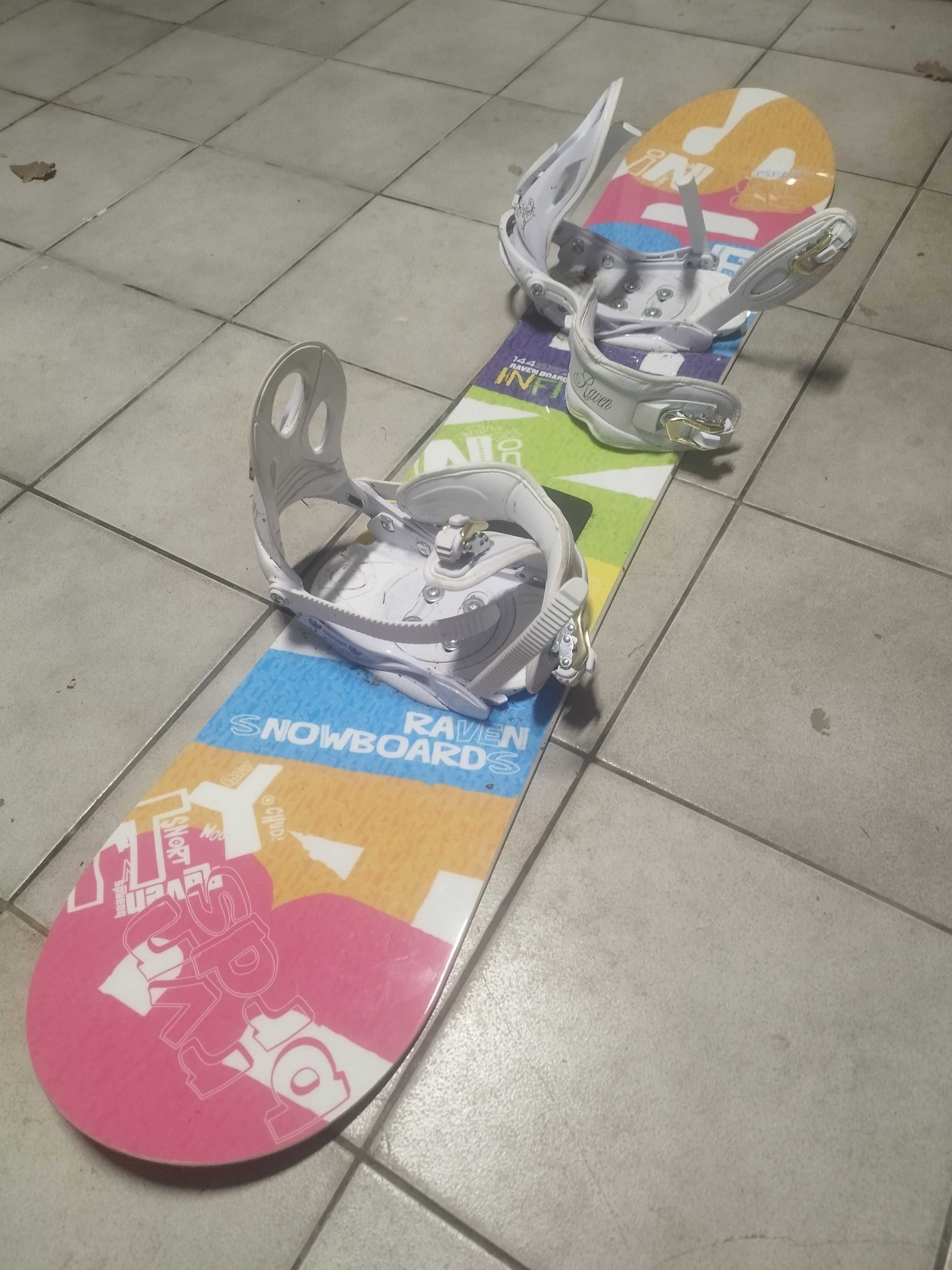 Deska snowboardowa Raven.