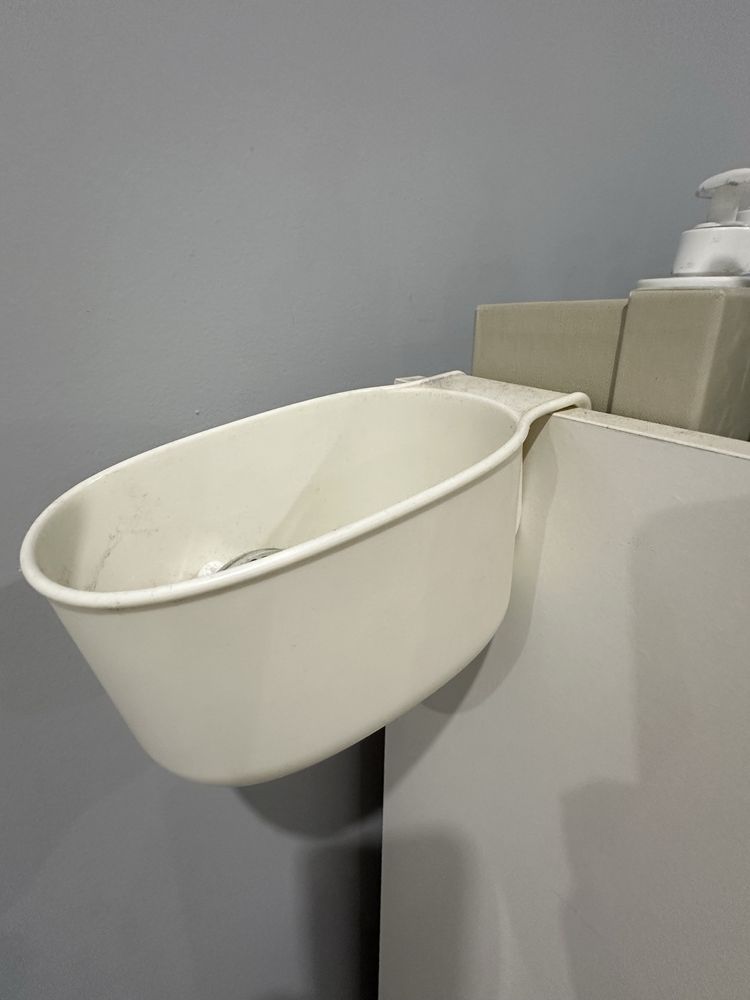 Trocador/ Estante IKEA branco com cestos, balde lixo,colchão e forras