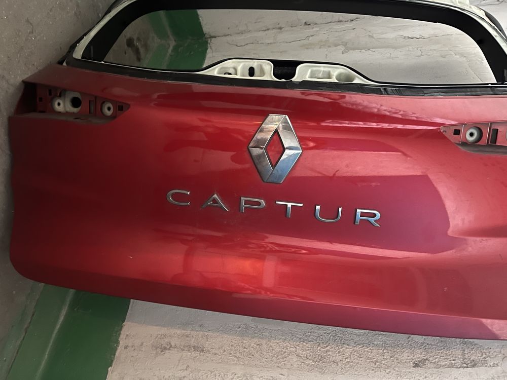 Дверь задняя спойлер стоп Renault captur 2021