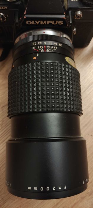 Sprzedam aparat lustrzanka analogowa OLYMPUS om10 + obiektyw f 200mm.