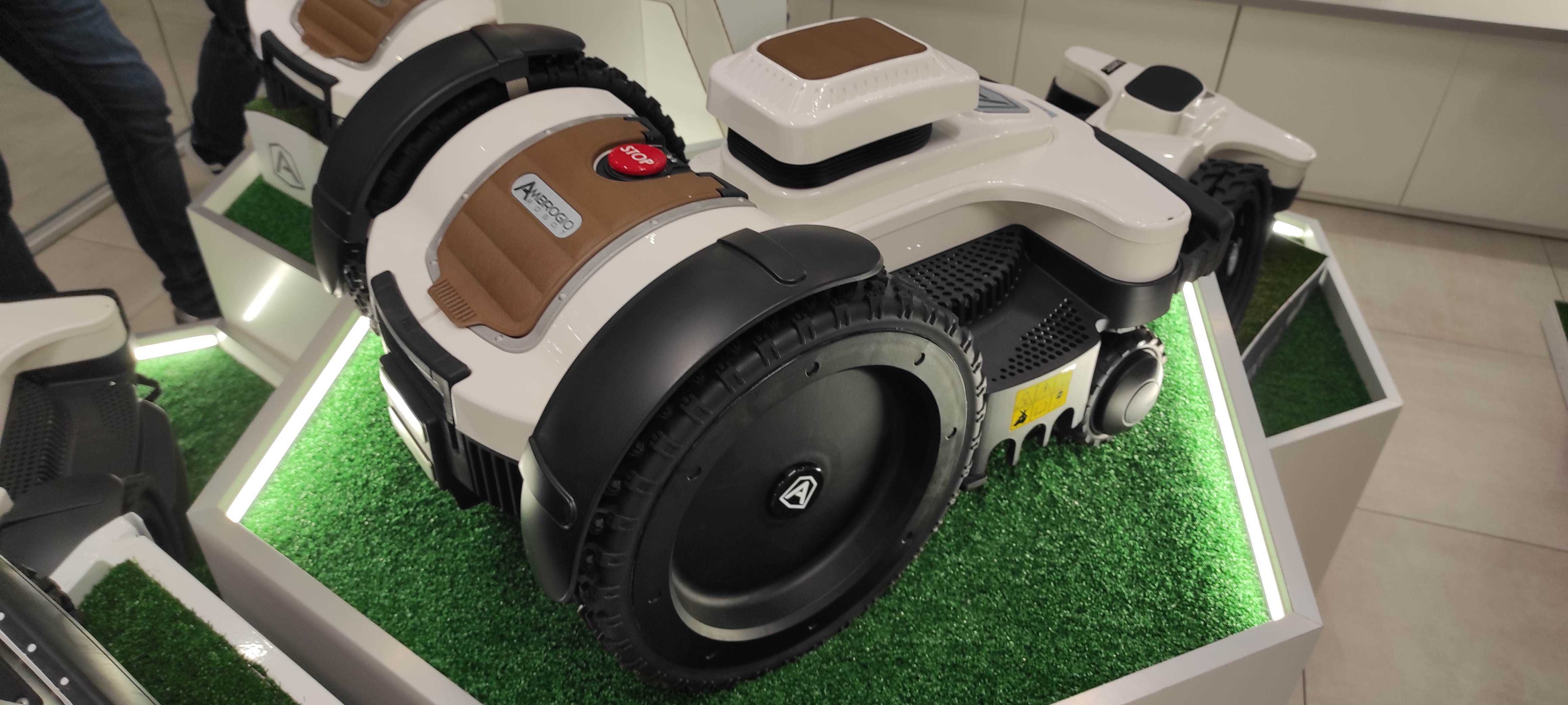 Kosiarka automatyczna Ambrogio 4.0 ELITE 4WD do 3500m2 robot koszący