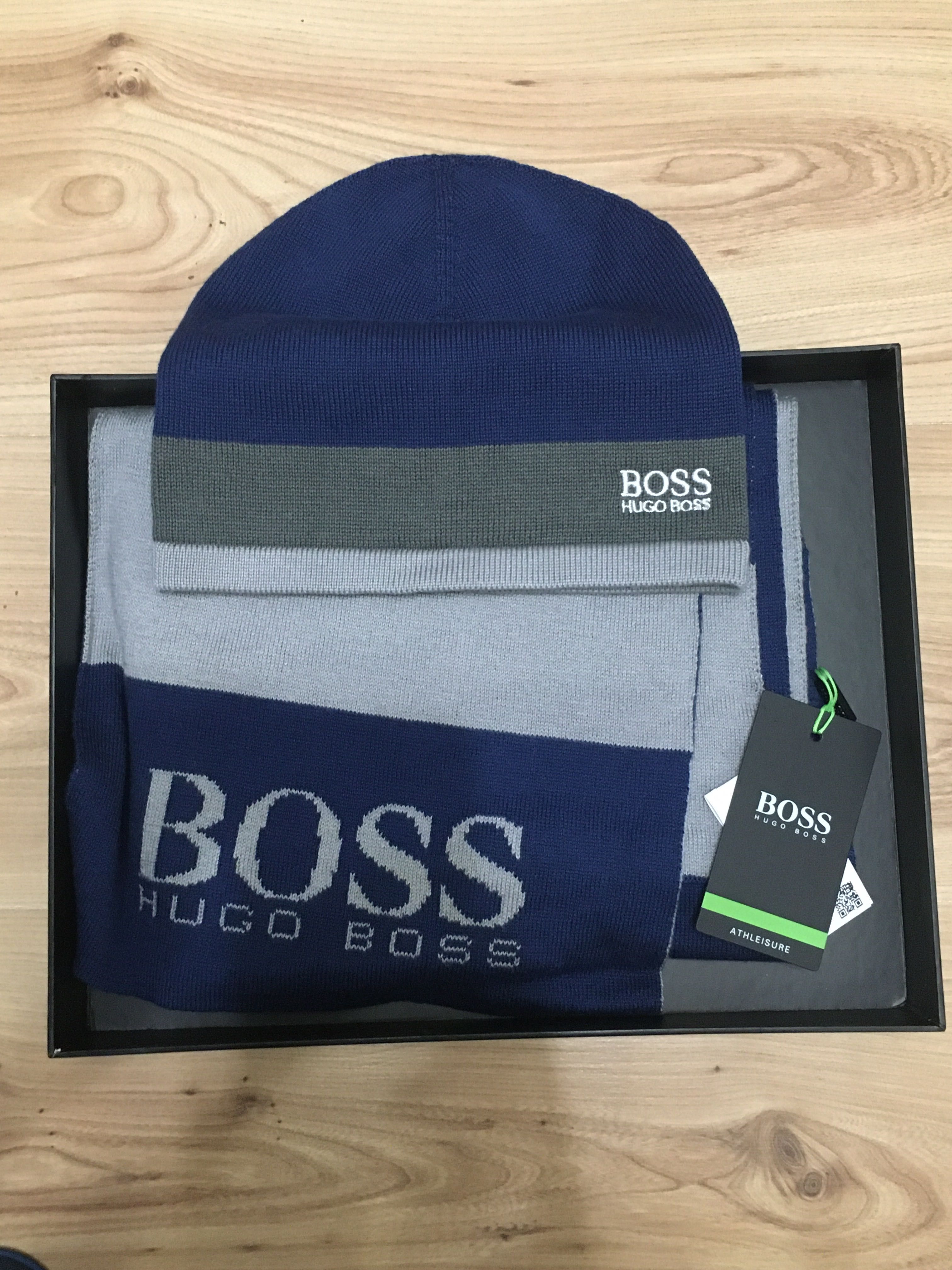 Hugo Boss zestaw czapka i szalik