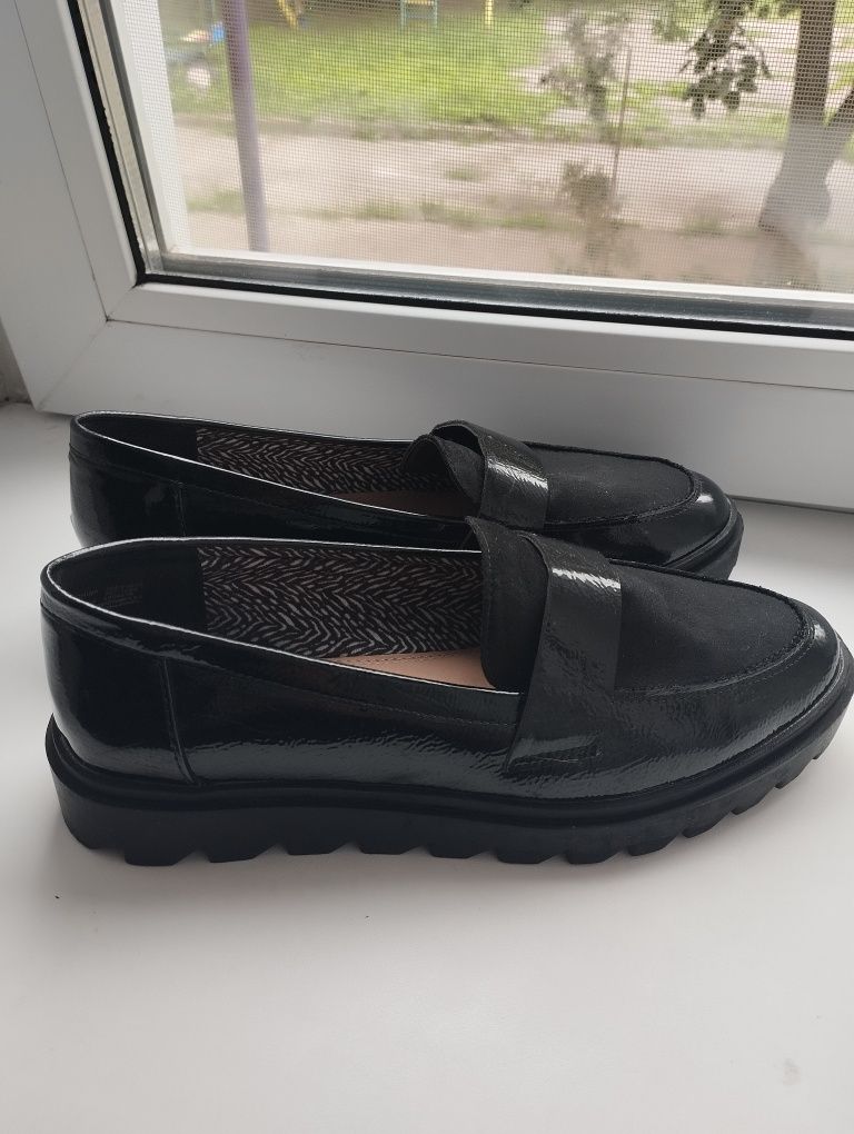 Лофери, туфлі продам