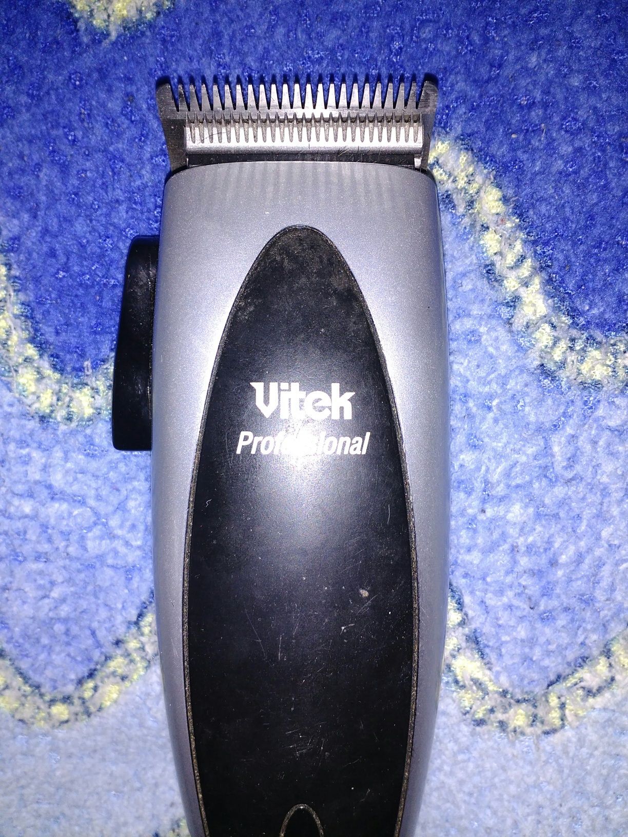 Машинка для стрижки "vitek" ( профессиональная).