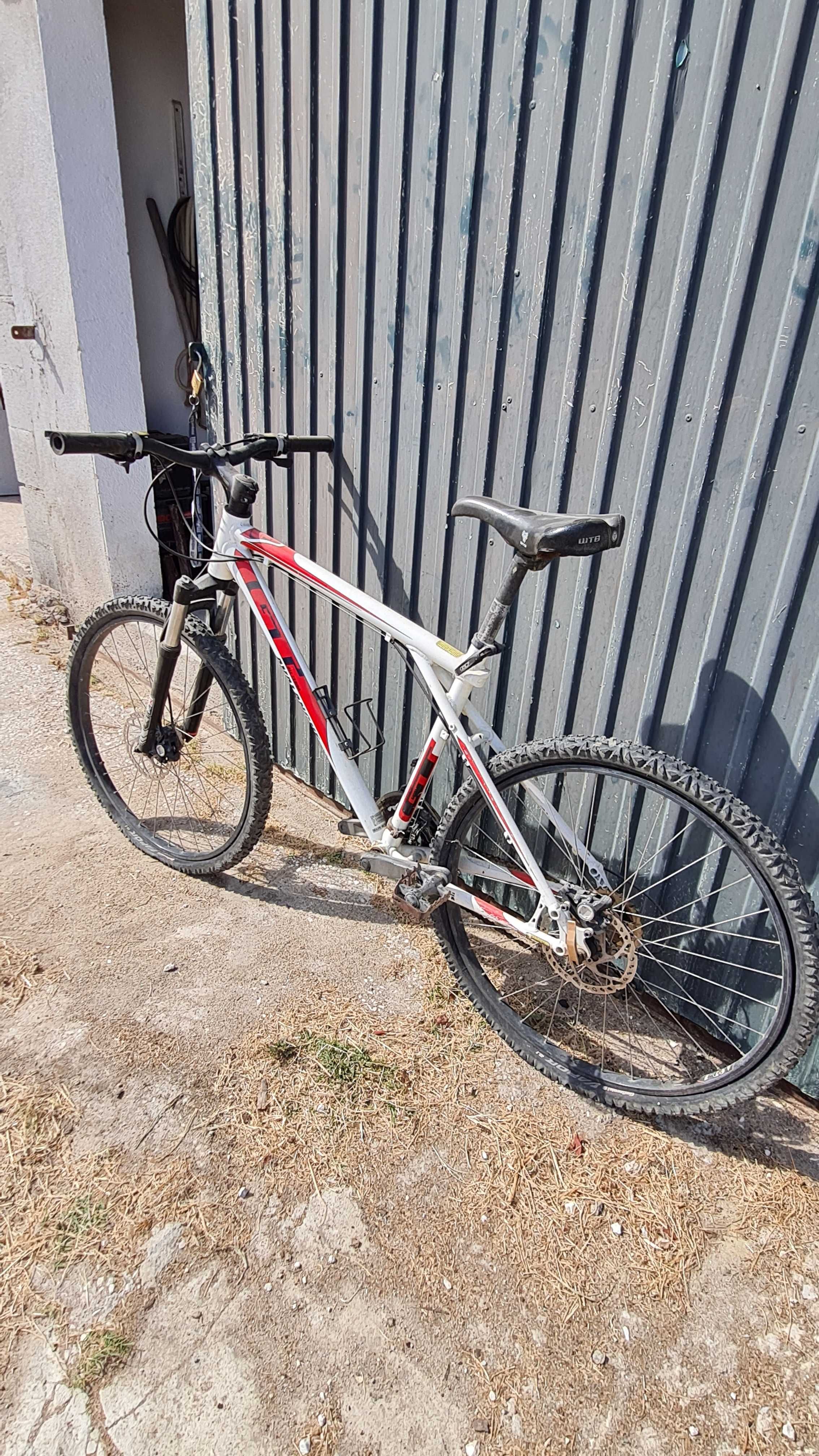Bicicleta GT Avalanche