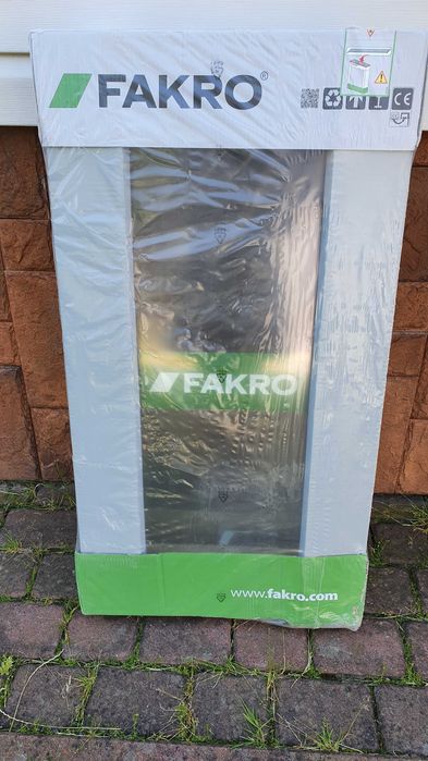 Fakro okno FTP-V/AN U5 (55x98) ral 7016