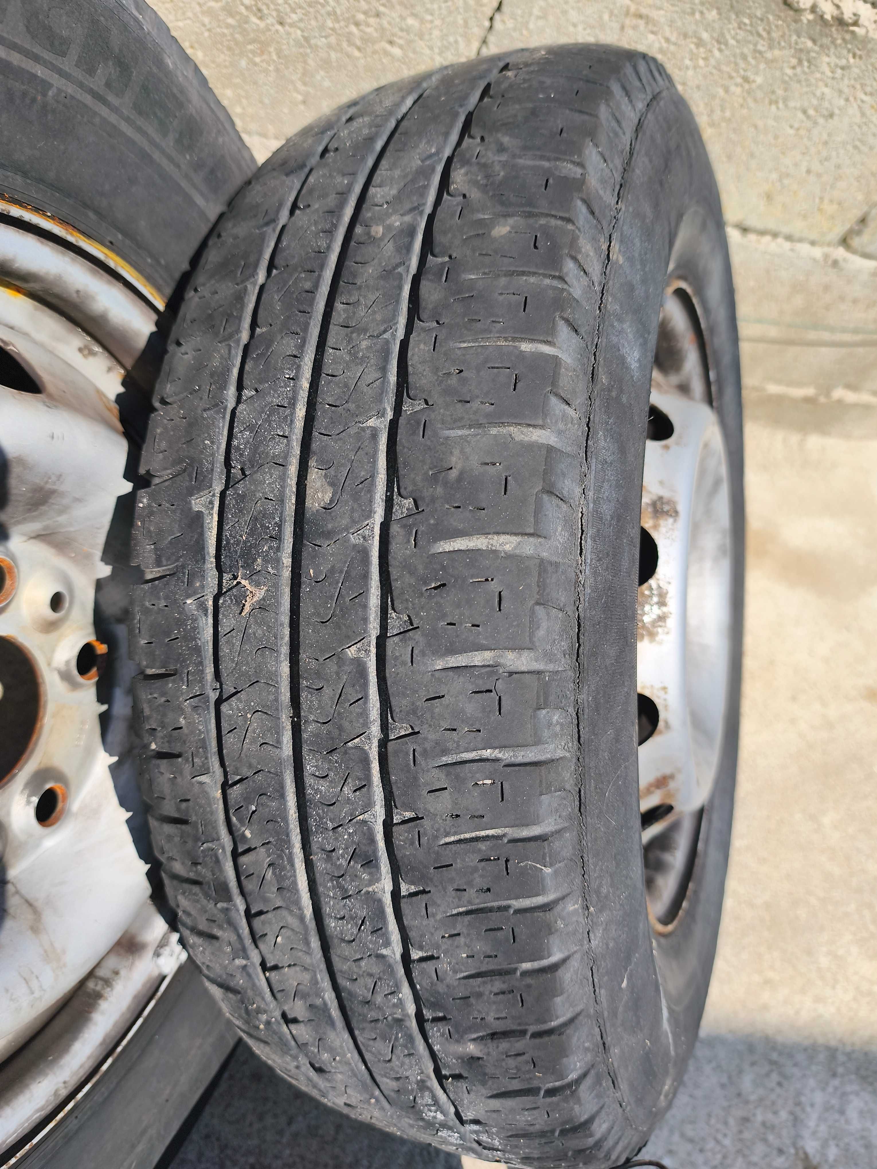 Jantes 5 furos com pneus Camper 215/70 R15,  para Autocaravanas