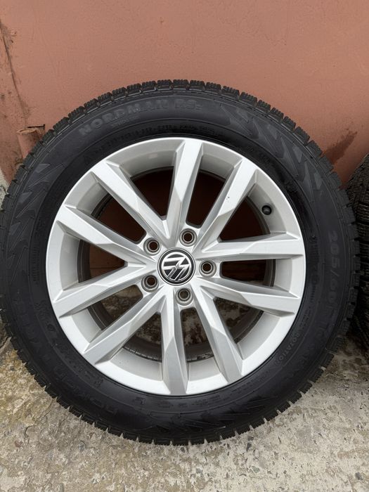 Комплект коліс Nokian Nordman RS2 205/60/16 диски VW