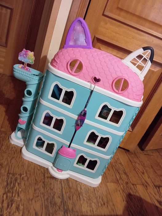 Casa de bonecas da Gabby e pista da Patrulha pata