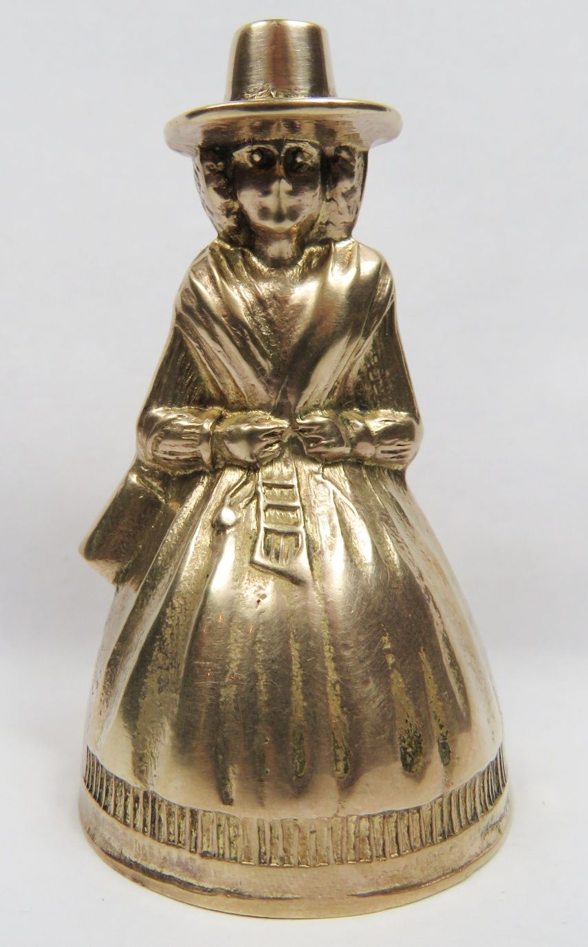 Mosiężna figurka Vintage lata 20 XX wieku Brass Welshwoman figurine