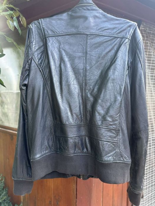 Продам чоловічу шкіряну куртку.