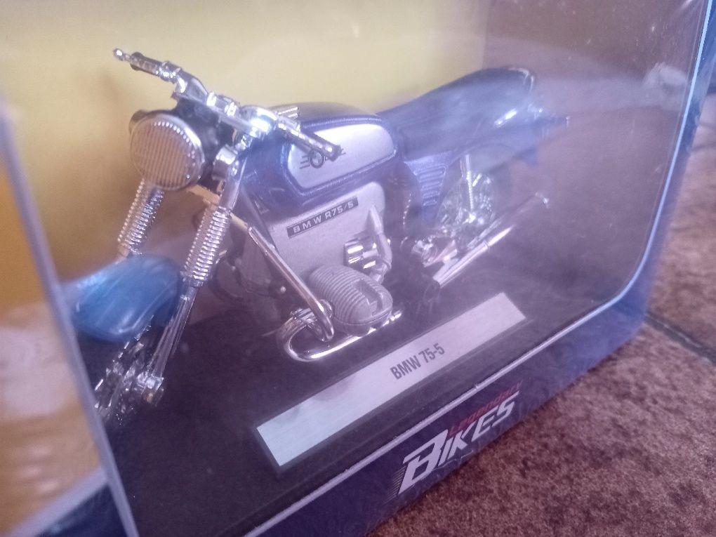 Bmw 75-5 (mota clássica), escala 1/18