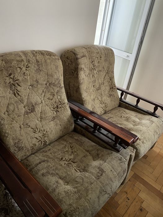 Мʼяка частина в хорошому стані. Диван та 2 крісла