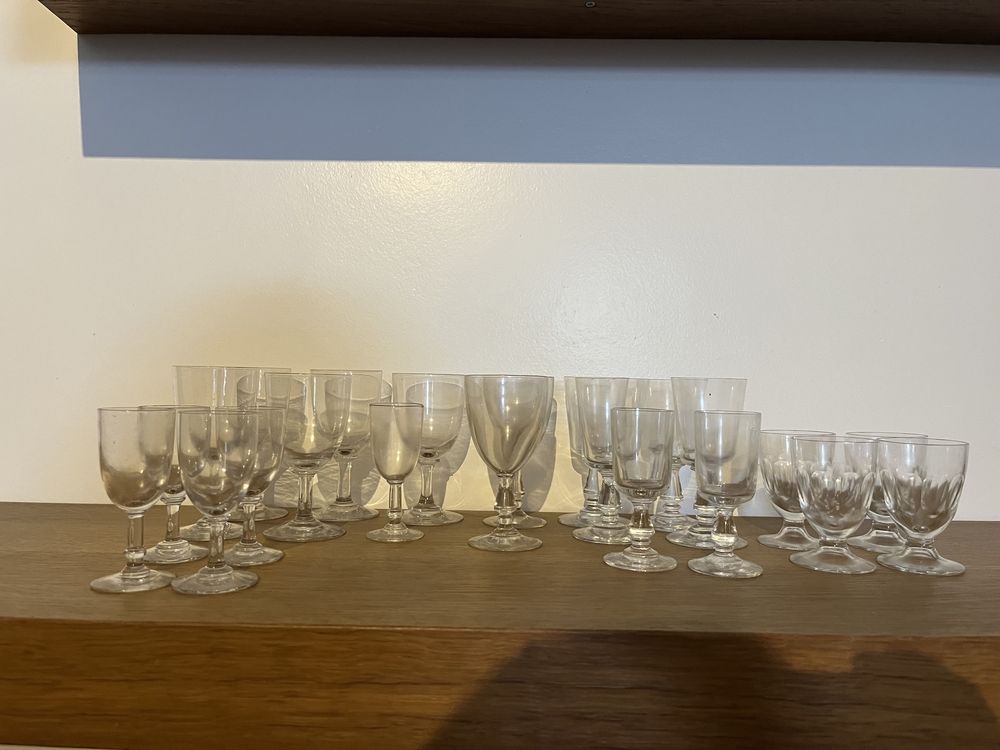 Conjunto de copos variados pequenos