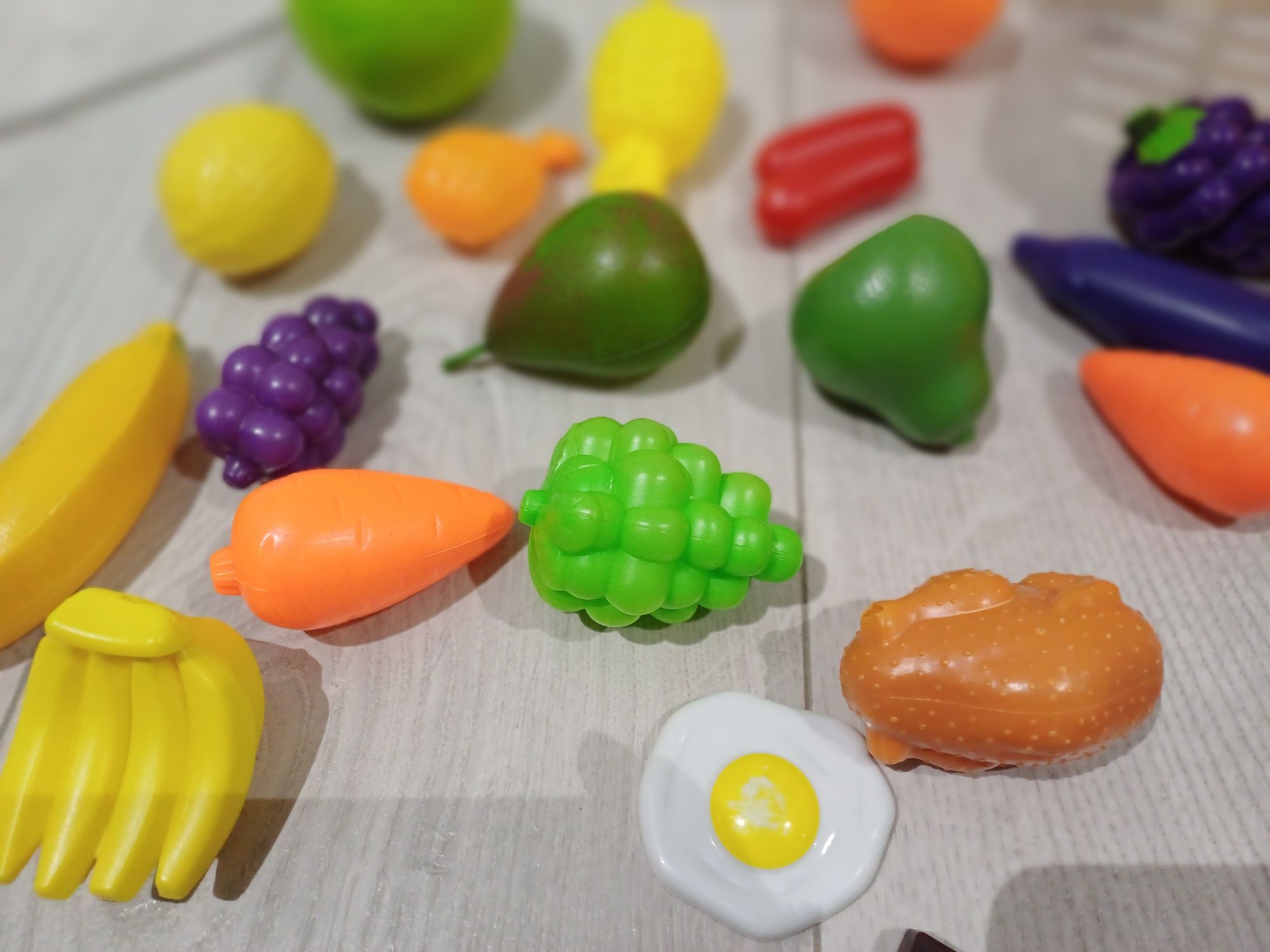 Lote: Frutas com velcro, alimentos, cesta brincar