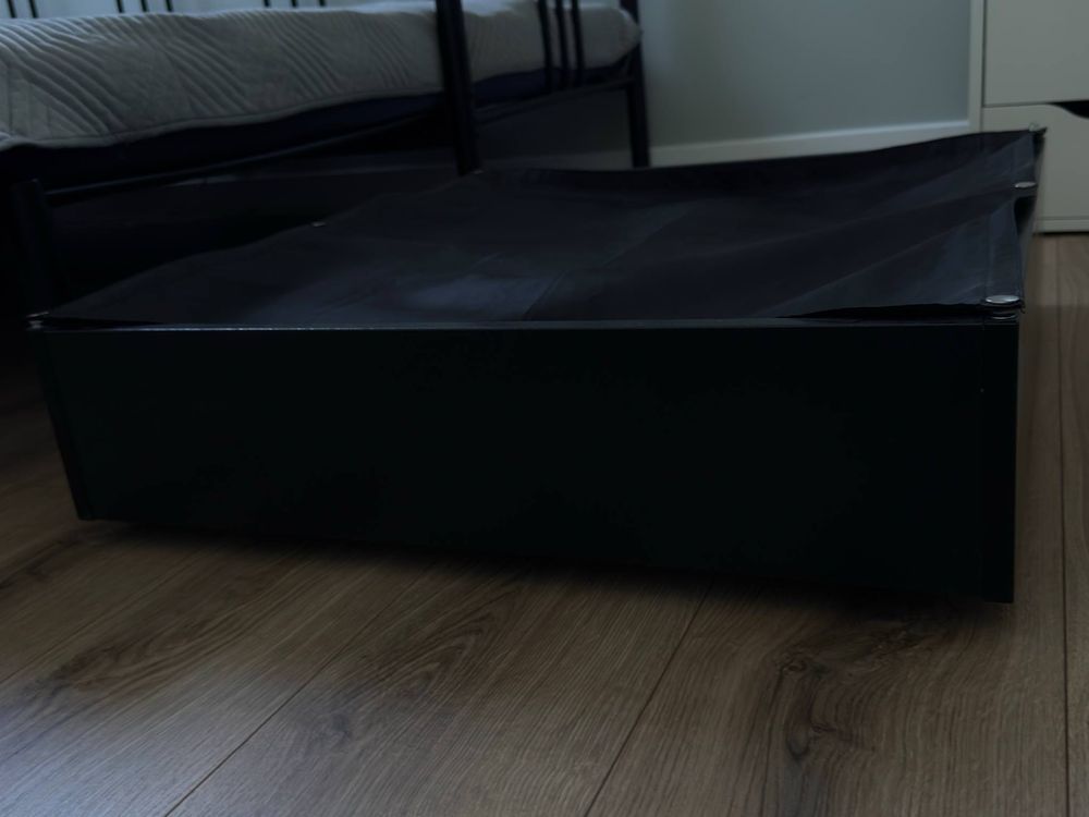 Łóżko leżanka sofa + dwa pudelka czarna metalowa Fyresdal Ikea