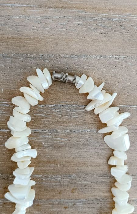 Colar de pedras de quartzo brancas, como novo