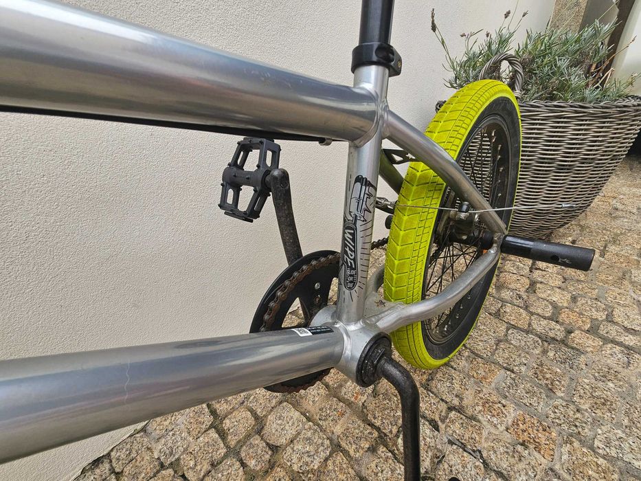 Bicicleta BMX criança 20" Wipe 9-14 anos cinza BTWin - inclui peseiras