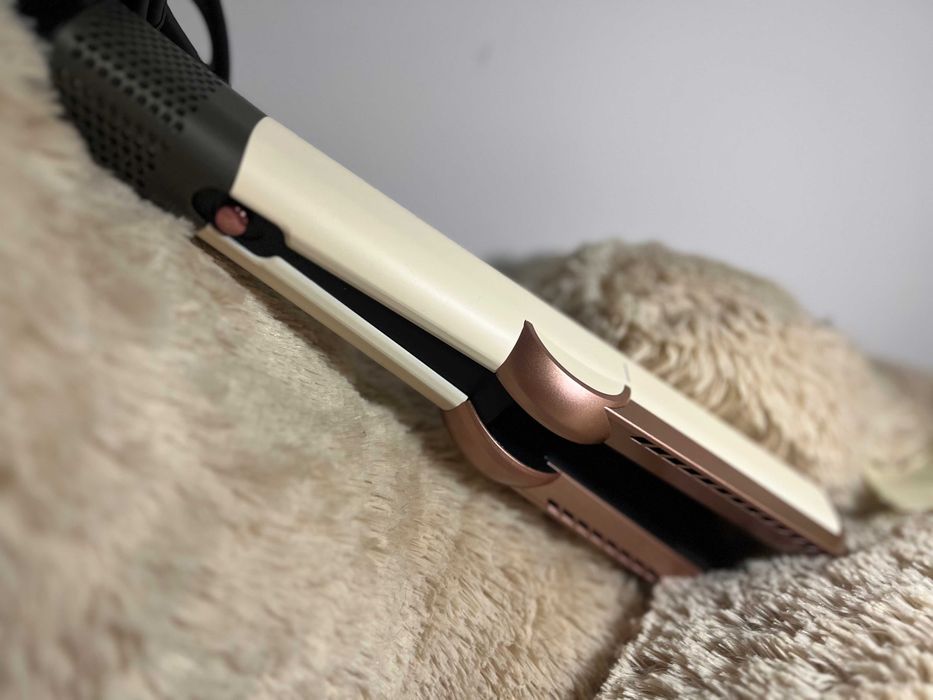 Випрямляч  з потоком повітря — безпечне вирівнювання Dyson Airstraiт